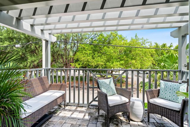 1025 CASUARINA Road 7, Delray Beach, FL 33483