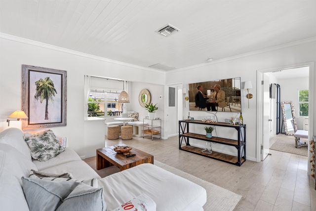 1025 CASUARINA Road 7, Delray Beach, FL 33483