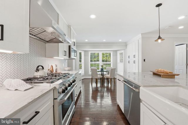 2638 OAKTON GLEN DR, Vienna, VA 22181