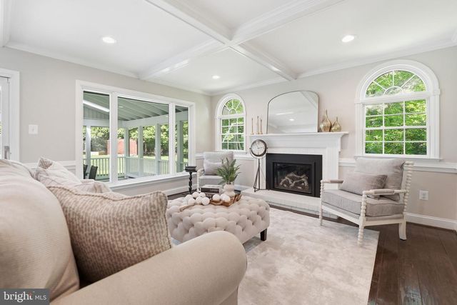 2638 OAKTON GLEN DR, Vienna, VA 22181