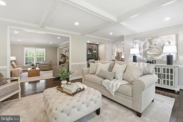 2638 OAKTON GLEN DR, Vienna, VA 22181