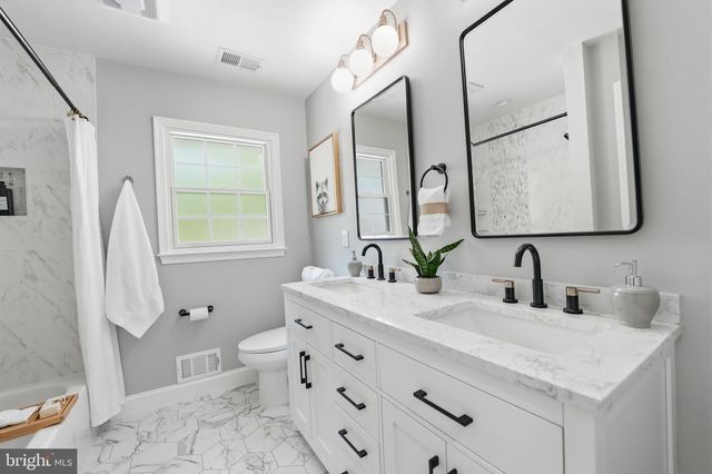 2638 OAKTON GLEN DR, Vienna, VA 22181