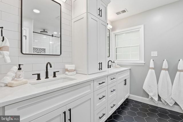 2638 OAKTON GLEN DR, Vienna, VA 22181