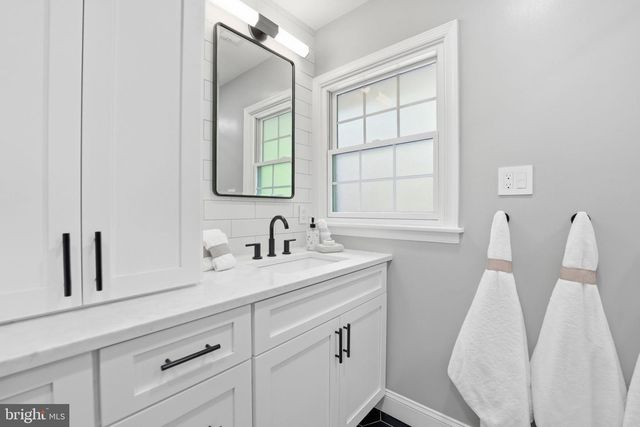 2638 OAKTON GLEN DR, Vienna, VA 22181