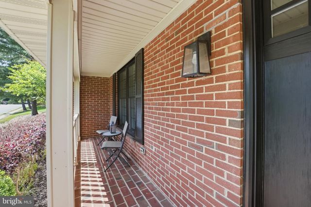 2638 OAKTON GLEN DR, Vienna, VA 22181