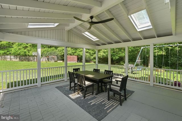 2638 OAKTON GLEN DR, Vienna, VA 22181