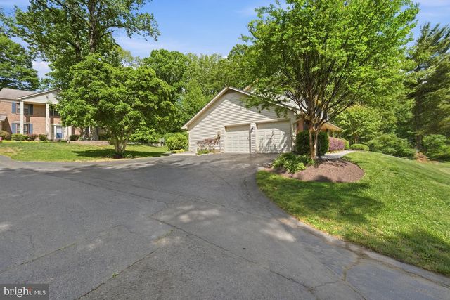 2638 OAKTON GLEN DR, Vienna, VA 22181