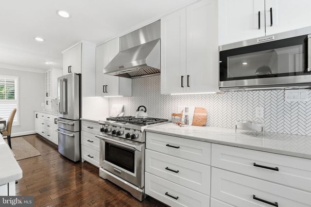 2638 OAKTON GLEN DR, Vienna, VA 22181