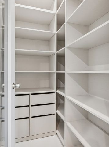 1880 Beaumont Street, Dallas, TX 75215