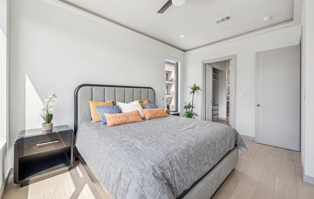 1880 Beaumont Street, Dallas, TX 75215