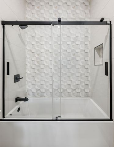 1880 Beaumont Street, Dallas, TX 75215