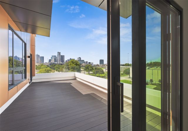 1880 Beaumont Street, Dallas, TX 75215