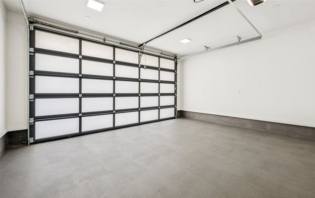 1880 Beaumont Street, Dallas, TX 75215