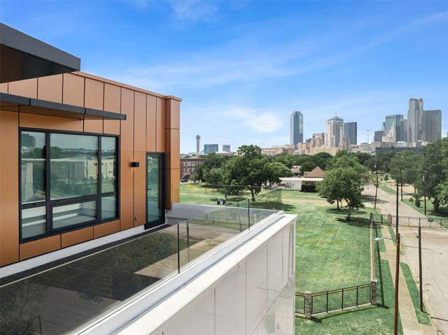 1880 Beaumont Street, Dallas, TX 75215