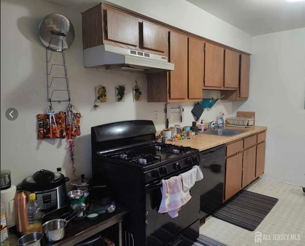 1713 Raspberry Court, Edison, NJ 08817