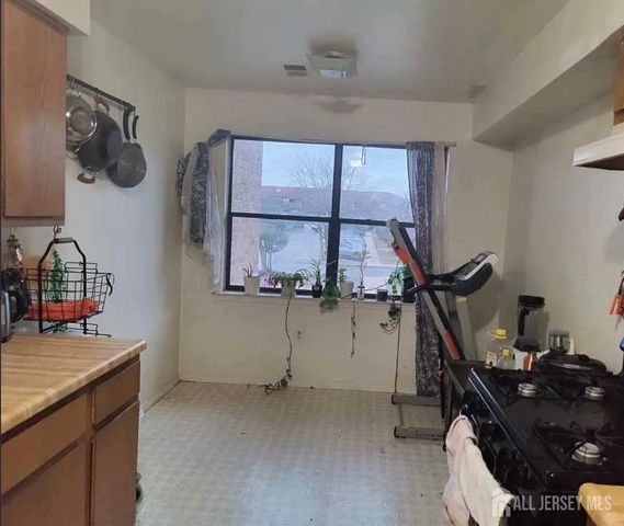 1713 Raspberry Court, Edison, NJ 08817