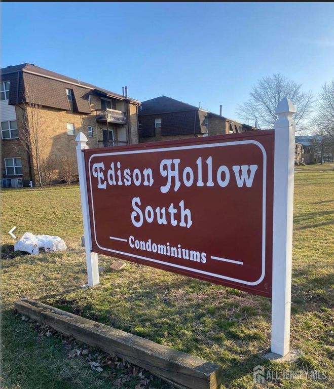 1713 Raspberry Court, Edison, NJ 08817