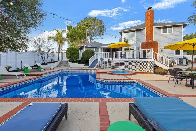 678 Via Rancho Pkwy, Escondido, CA 92029