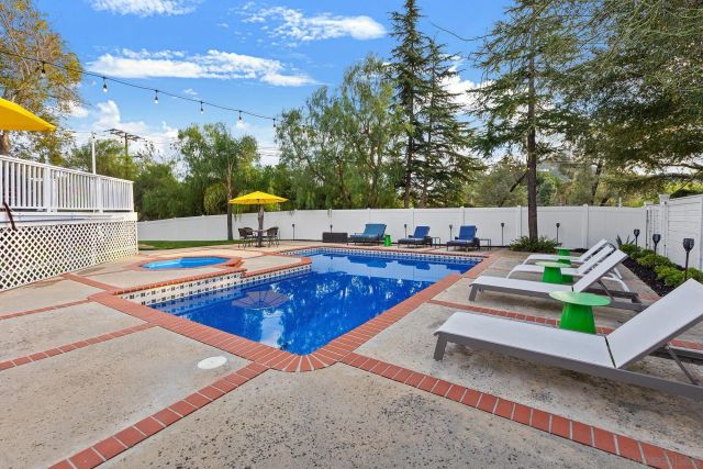 678 Via Rancho Pkwy, Escondido, CA 92029