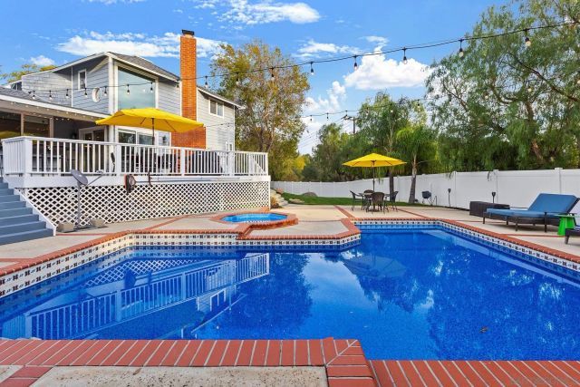 678 Via Rancho Pkwy, Escondido, CA 92029