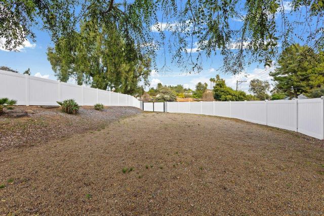 678 Via Rancho Pkwy, Escondido, CA 92029
