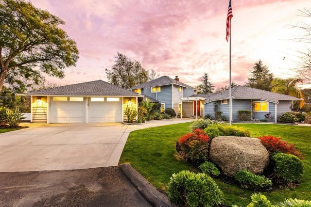 678 Via Rancho Pkwy, Escondido, CA 92029