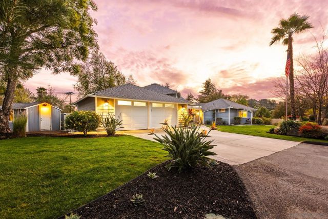 678 Via Rancho Pkwy, Escondido, CA 92029