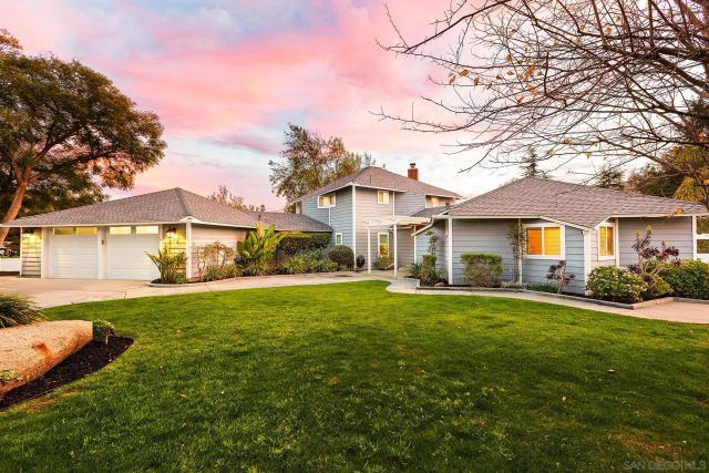 678 Via Rancho Pkwy, Escondido, CA 92029