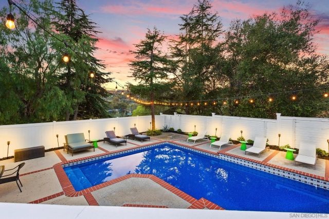 678 Via Rancho Pkwy, Escondido, CA 92029