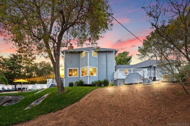 678 Via Rancho Pkwy, Escondido, CA 92029