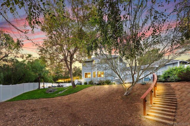 678 Via Rancho Pkwy, Escondido, CA 92029