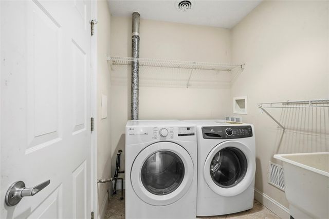 403 Katy Ln, Collier Twp, PA 15071