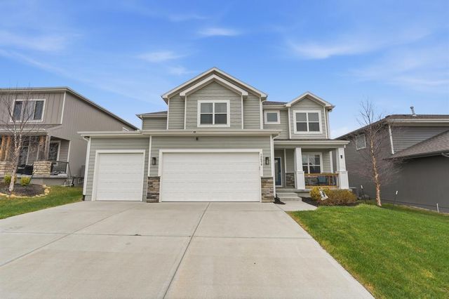 12573 S Sunray Drive, Olathe, KS 66061