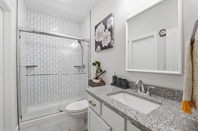 12573 S Sunray Drive, Olathe, KS 66061