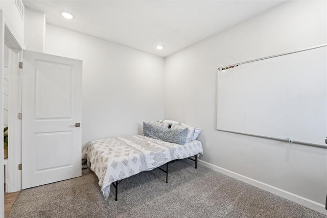 12573 S Sunray Drive, Olathe, KS 66061