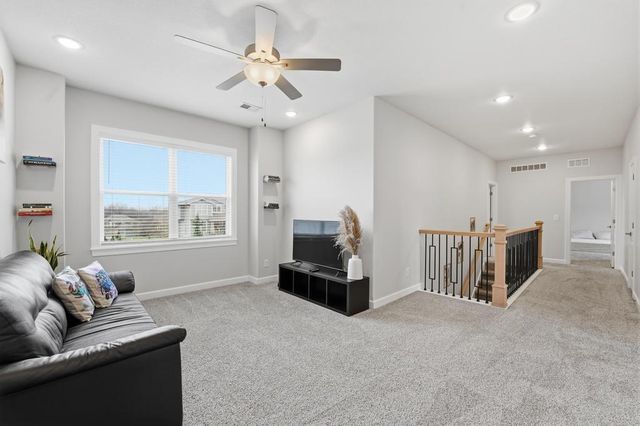 12573 S Sunray Drive, Olathe, KS 66061