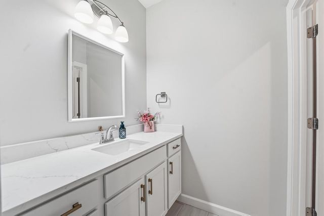 12573 S Sunray Drive, Olathe, KS 66061