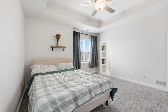 12573 S Sunray Drive, Olathe, KS 66061