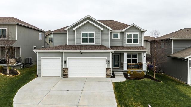 12573 S Sunray Drive, Olathe, KS 66061