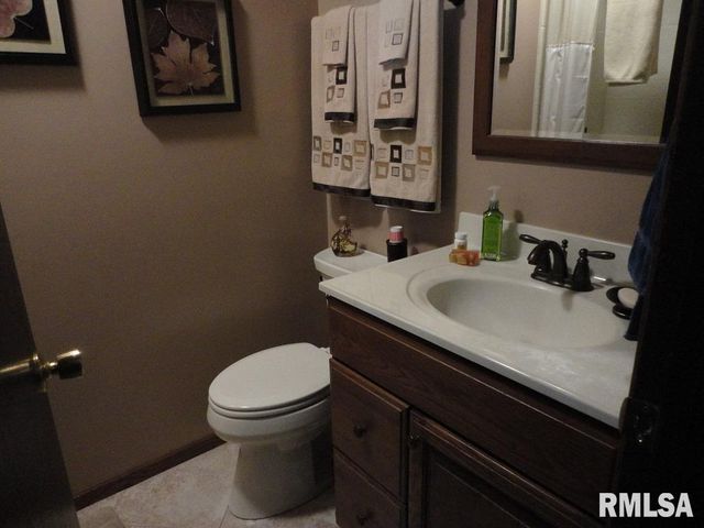 1322 CYNTHIA Court, Taylorville, IL 62568