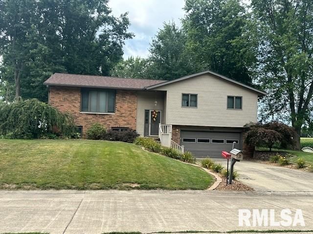 1322 CYNTHIA Court, Taylorville, IL 62568