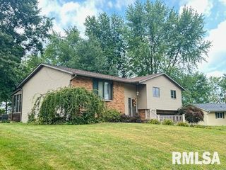 1322 CYNTHIA Court, Taylorville, IL 62568