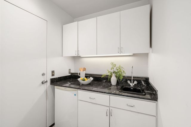 336 Deacon Haynes Rd, Concord, MA 01742