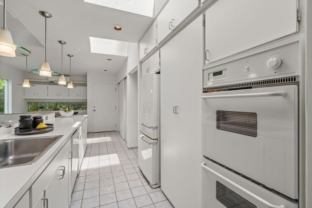 336 Deacon Haynes Rd, Concord, MA 01742