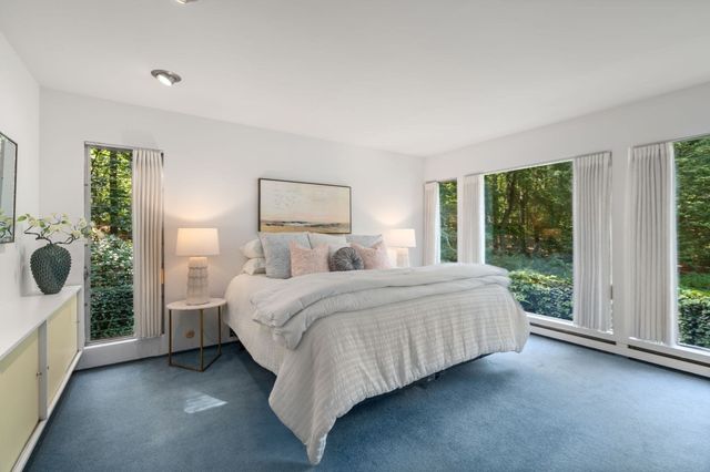 336 Deacon Haynes Rd, Concord, MA 01742