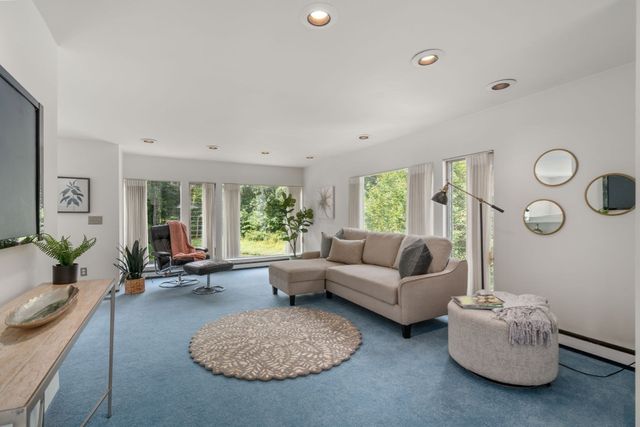 336 Deacon Haynes Rd, Concord, MA 01742