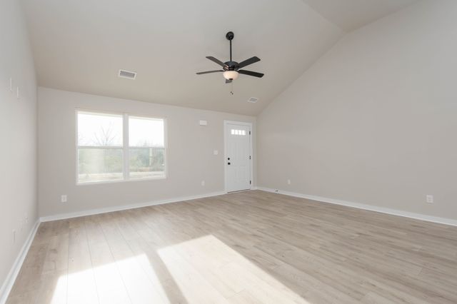 1088 S Bear Creek Road, Dickson, TN 37055