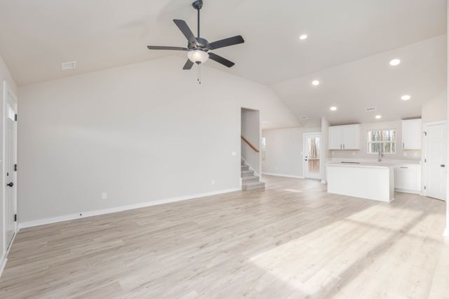 1088 S Bear Creek Road, Dickson, TN 37055