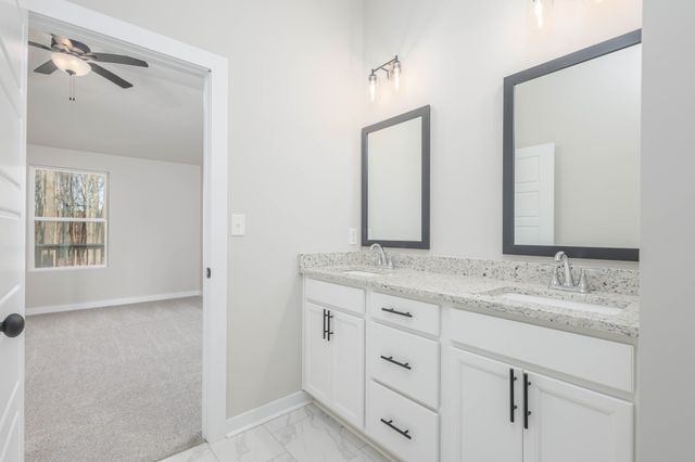 1088 S Bear Creek Road, Dickson, TN 37055