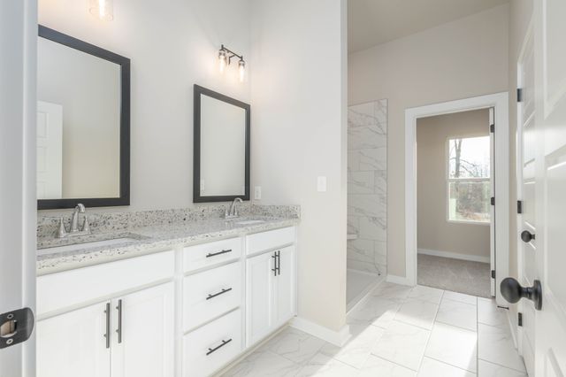 1088 S Bear Creek Road, Dickson, TN 37055